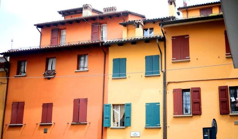 Case di Bologna, Emilia-Romagna, Italy