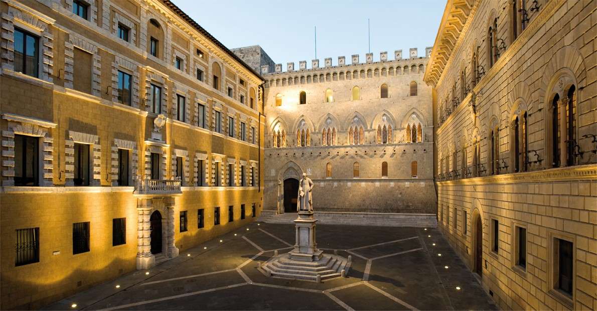 Mps Lovaglio - Immagine di Piazza Salimbeni, dove risiede la sede della banca