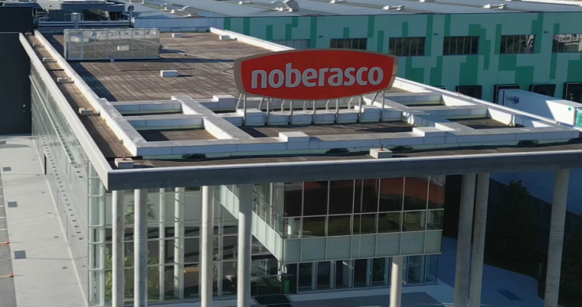 Una vista della sede di Noberasco, con il logo e il nome della società sul tetto