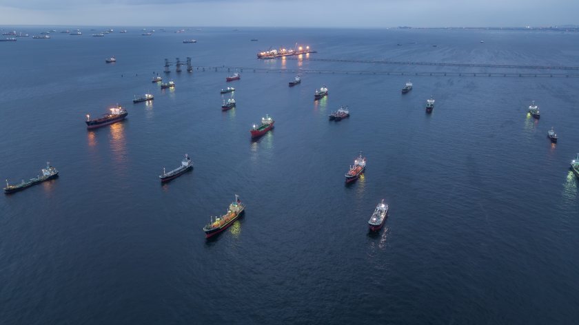 Petroliere in avvicinamento allo Stretto di Hormuz
