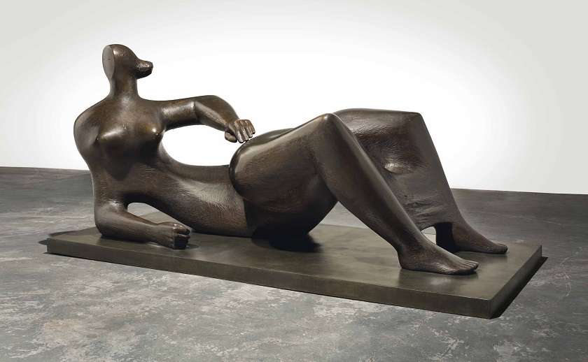 Reclining Figure di Henry Moore
