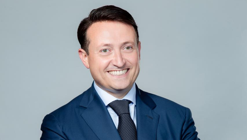 Vincenzo Trani, sorridente, in una fotografia professionale