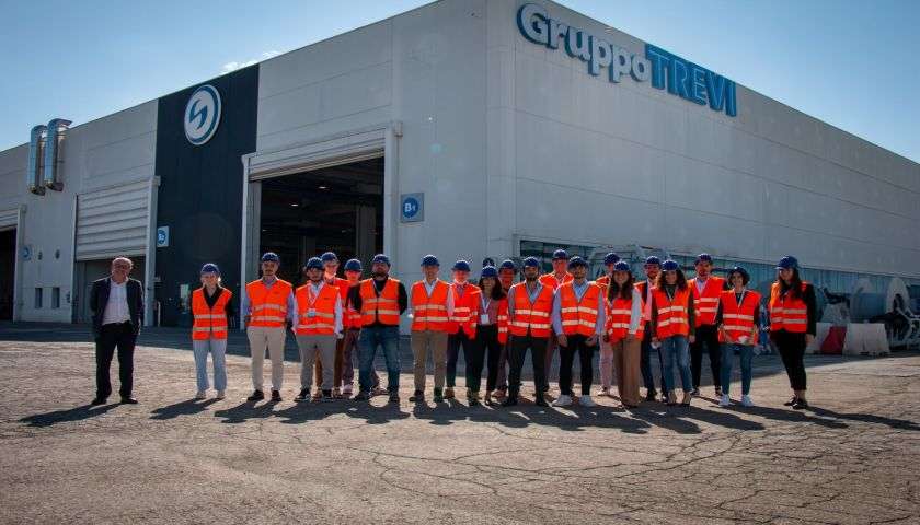 una foto per il welcome day di trevi group