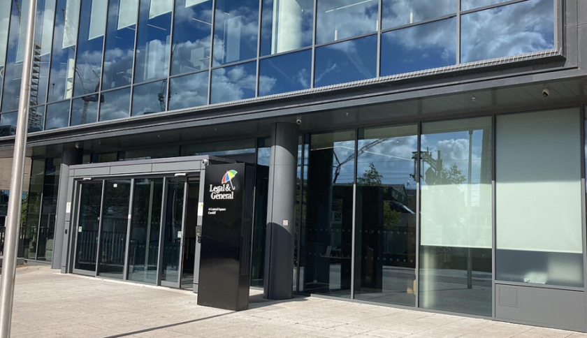 L'ingresso della sede di L&G a Cardiff in Galles.