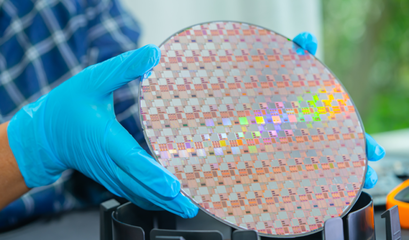 Un grande wafer di silicone. Le big tech Usa sono pronte e rilasciare i risultati del primo trimestre dell'anno