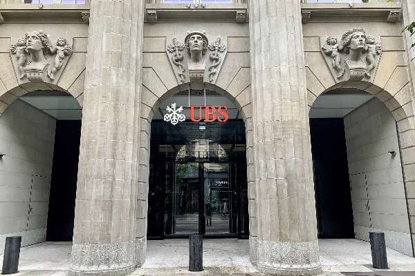 Entrata sede Ubs a Zurigo