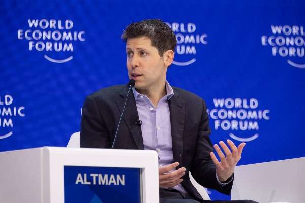 Sam Altman, ceo di OpenAI, interviene al World Economic Forum