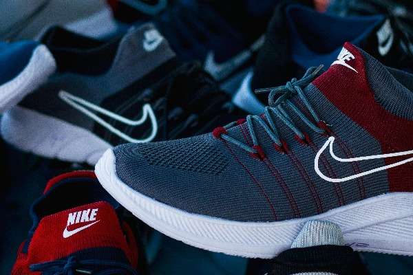 Abbigliamento sportivo - serie di scarpe della Nike