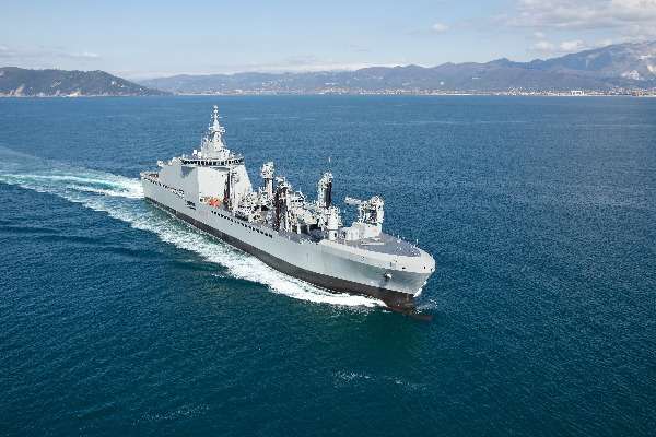 Veduta aerea della nave da supporto logistico Vulcano, varata nel 2018 presso il cantiere navale di Muggiano.