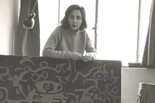 Carla Accardi nella casa-studio di via del Babuino a Roma nel 1957
