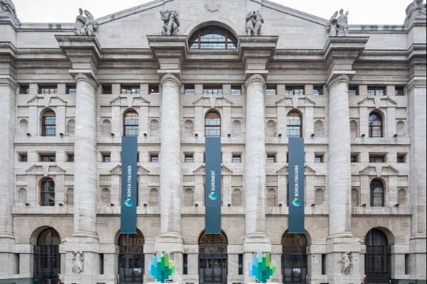 Dividendi - Immagine della facciata della Borsa di Milano