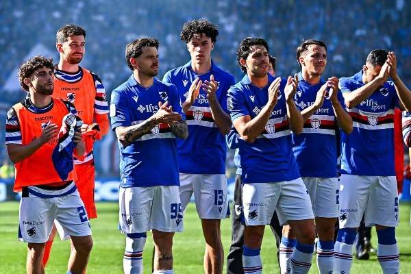 una foto della squadra Sampdoria Calcio al termine di una partita