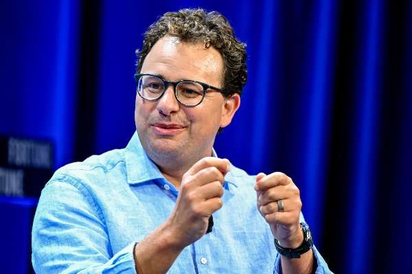 Dario Amodei, amministratore delegato di Anthropic, durante un intervento al Fortune Global Forum