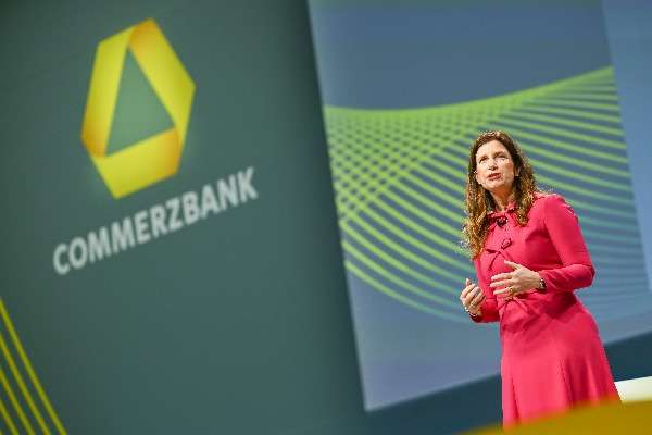 una foto dell'amministratrice delegata di Commerzbank Bettina Orlopp