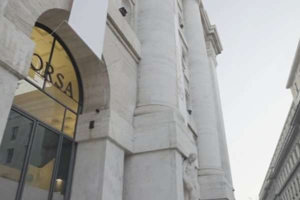 Azioni italiane - Immagine della facciata della Borsa di Milano