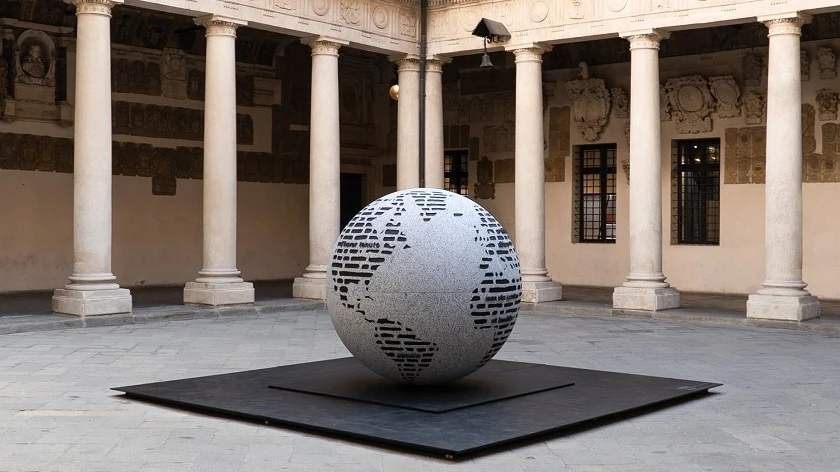 Eppur si muove, l'opera realizzata da Emilio Isgr&ograve; per l'ottocentenario dell'Universit&agrave; di Padova - Fonte foto: Unipd