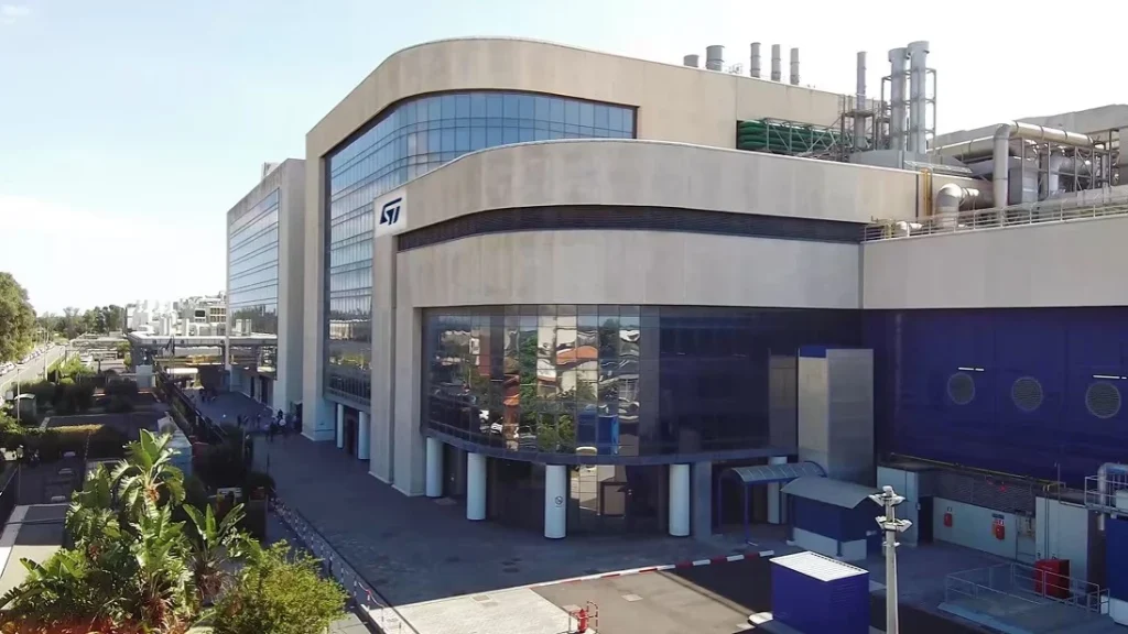 Immagine del sito produttivo a Catania di STMicroelectronics