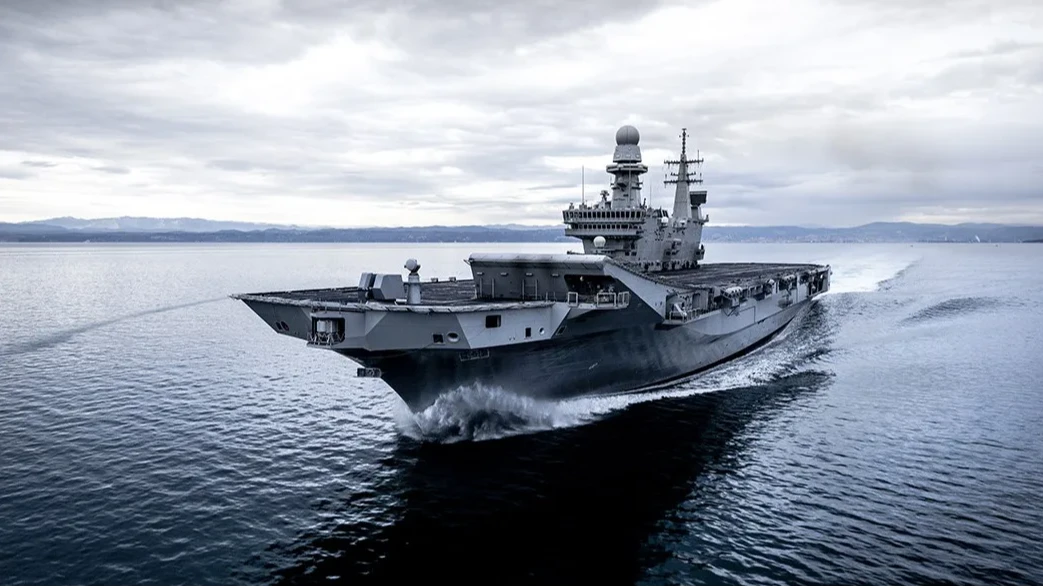 Nave militare in mezzo al mare di Fincantieri